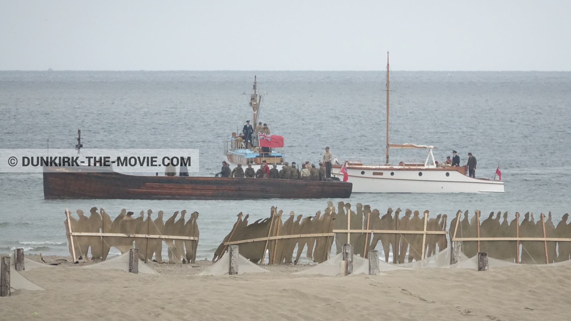 Photo avec bateau, dÃ©cor, figurants, plage,  des dessous du Film Dunkerque de Nolan