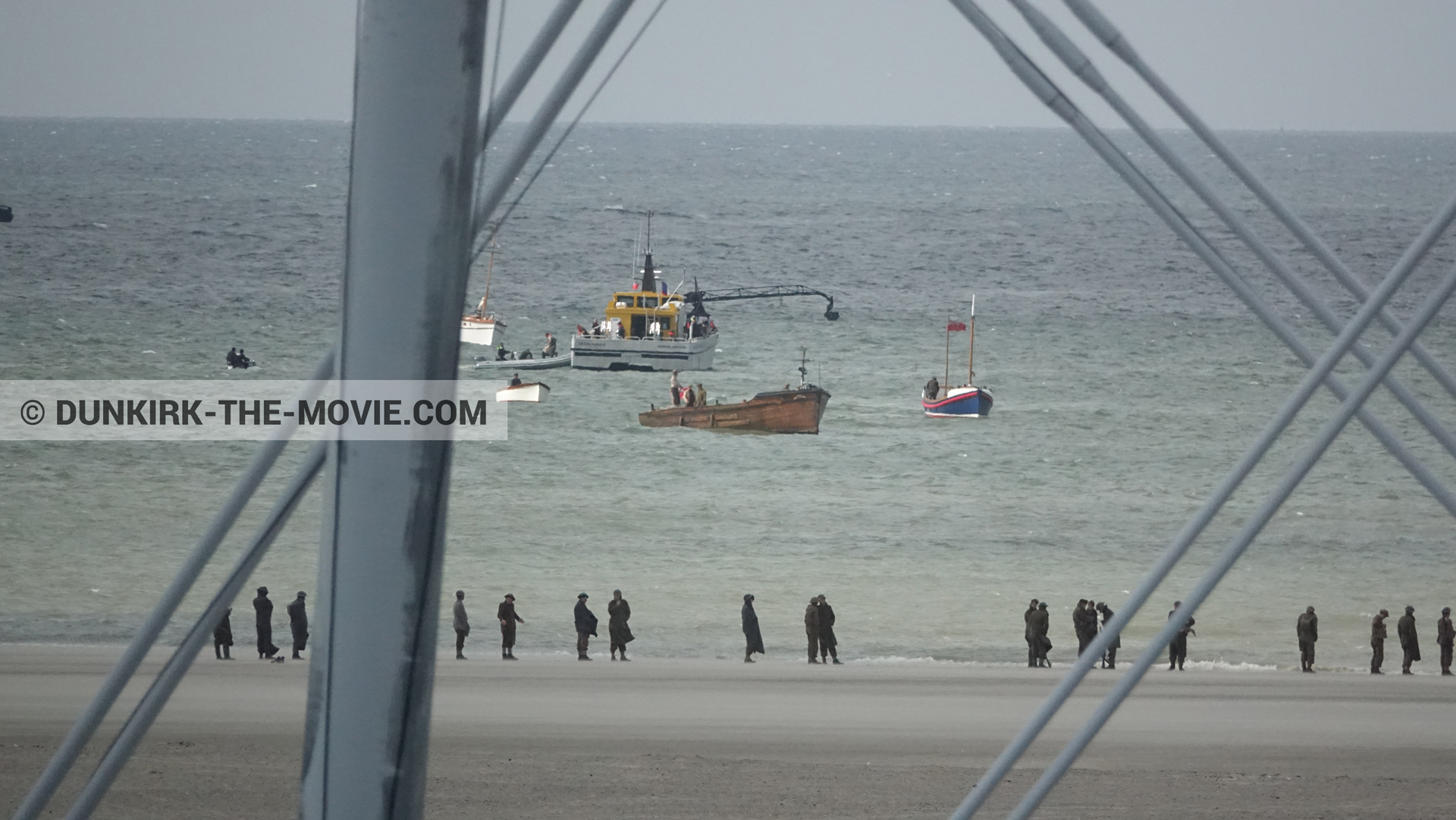 Fotos con barco, Ocean Wind 4, playa, del bote salvavidas Henry Finlay,  durante el rodaje de la película Dunkerque de Nolan