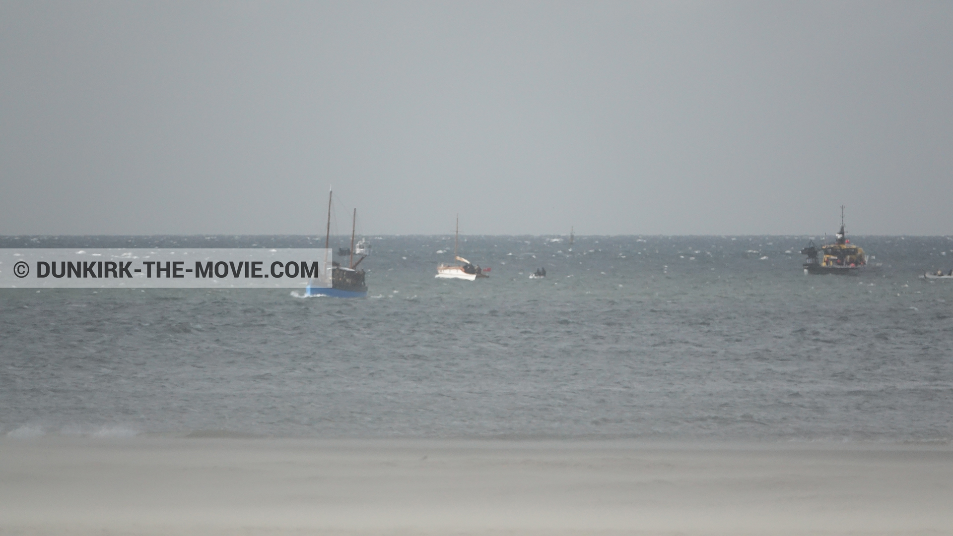 Fotos con barco, Ocean Wind 4,  durante el rodaje de la película Dunkerque de Nolan