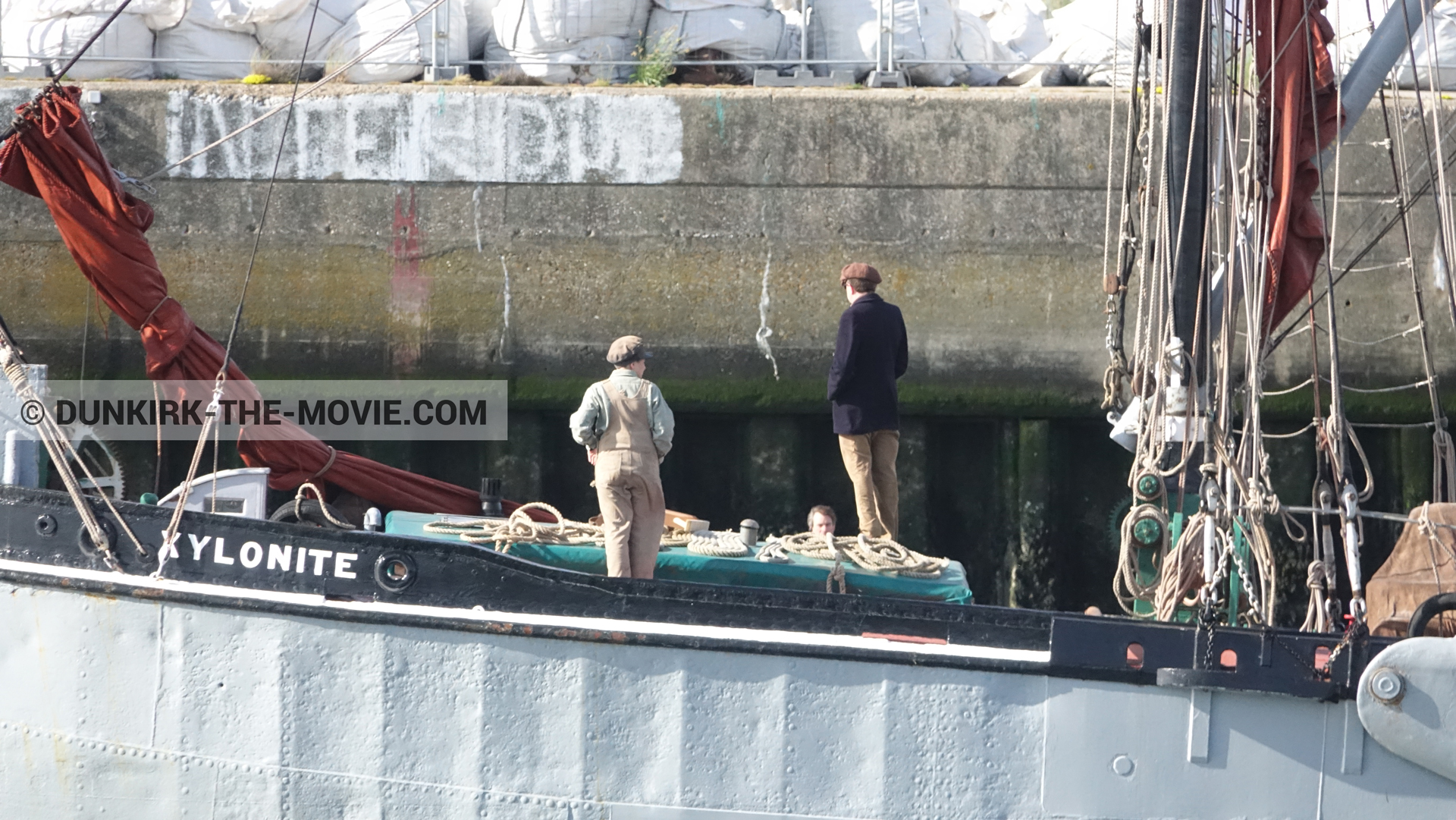 Fotos con barco, Xylonite,  durante el rodaje de la película Dunkerque de Nolan