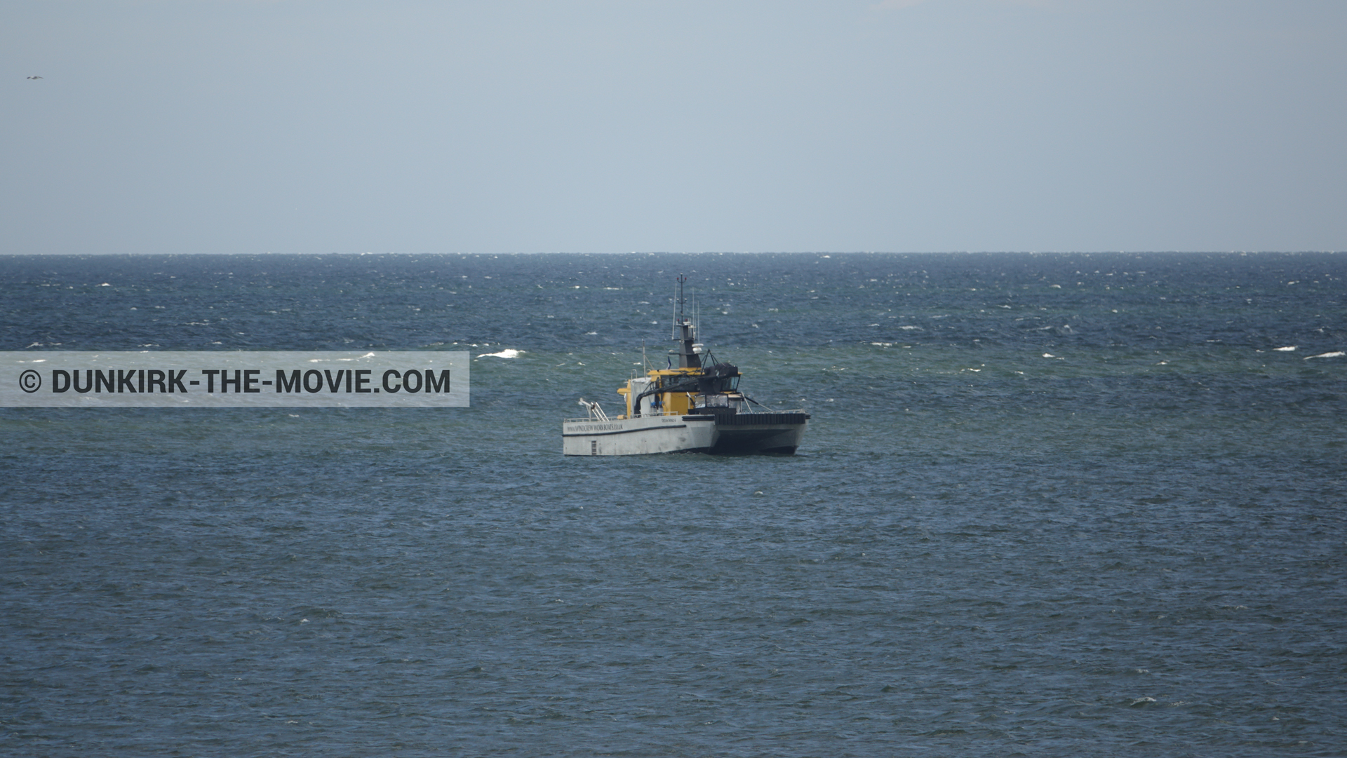 Fotos con Ocean Wind 4, mares calma, cielo azul,  durante el rodaje de la película Dunkerque de Nolan