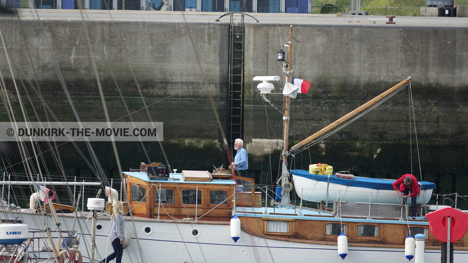 Photo avec bateau, figurants,  des dessous du Film Dunkerque de Nolan