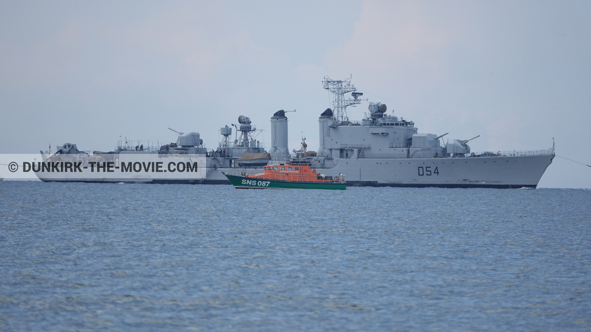 Photo avec bateau, MaillÃ©-BrÃ©zÃ© - D36 - D54, Ã©quipe technique,  des dessous du Film Dunkerque de Nolan