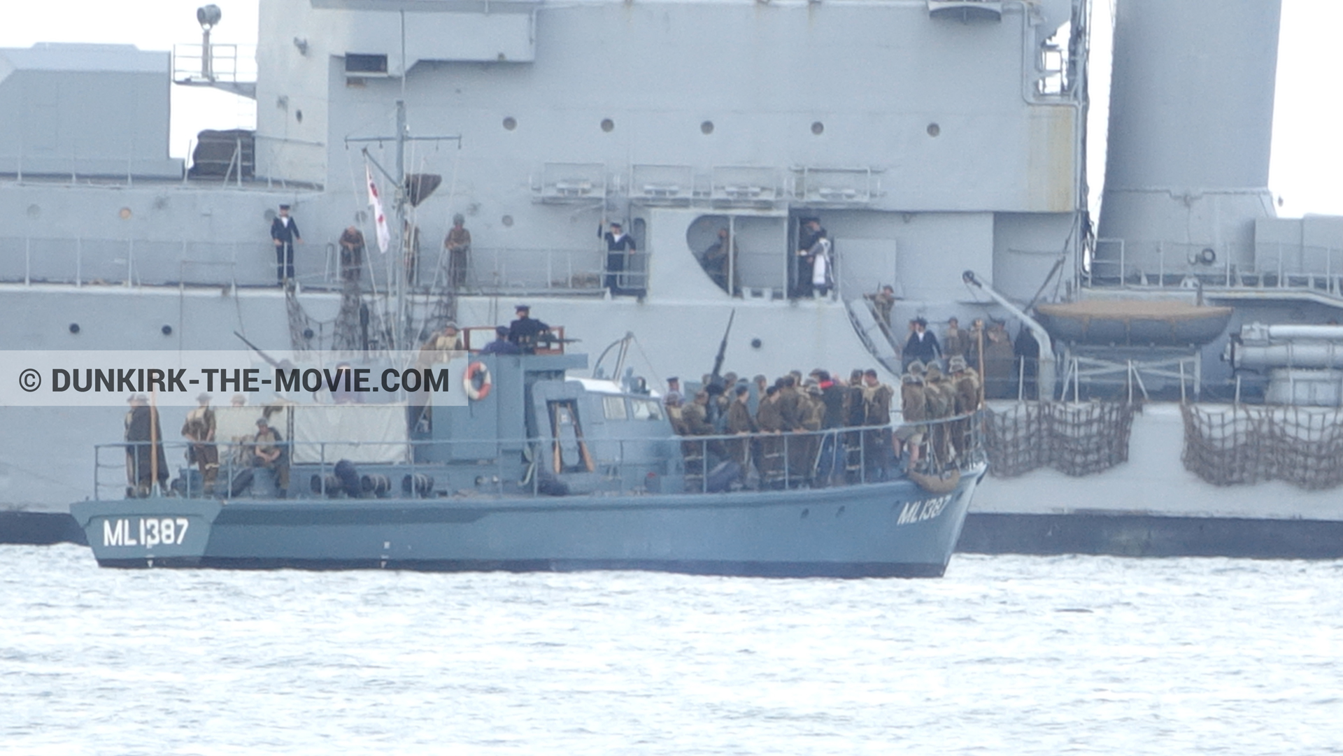 Fotos con actor, extras, HMS Medusa - ML1387, Maillé-Brézé - D36 - D54,  durante el rodaje de la película Dunkerque de Nolan