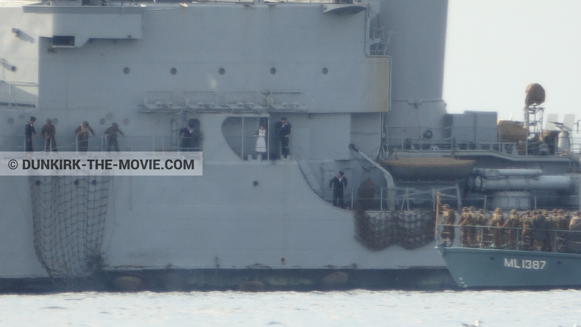 Photo avec acteur, figurants, HMS Medusa - ML1387, MaillÃ©-BrÃ©zÃ© - D36 - D54,  des dessous du Film Dunkerque de Nolan