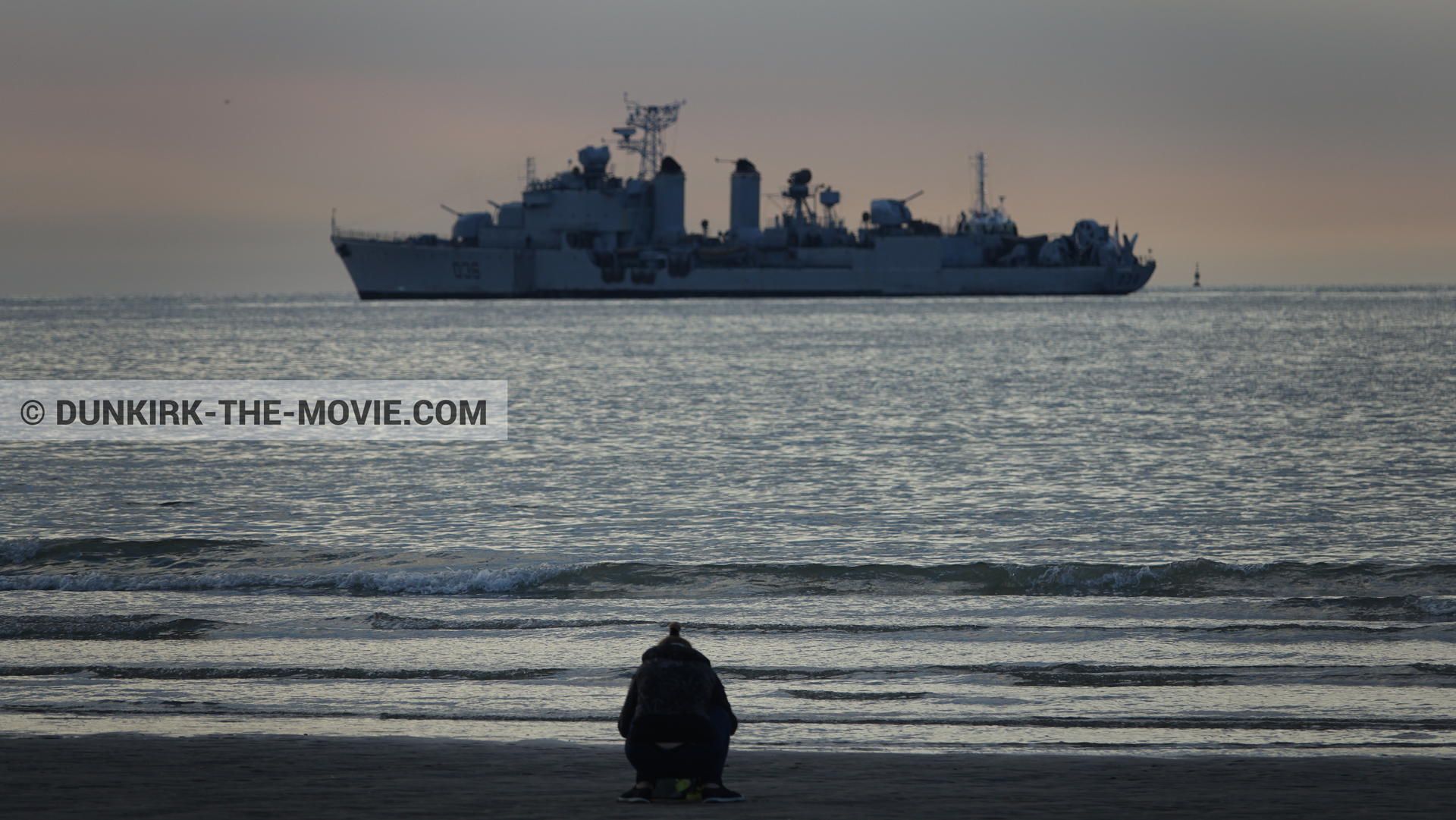 Picture with Maillé-Brézé - D36 - D54, calm sea, beach,  from behind the scene of the Dunkirk movie by Nolan