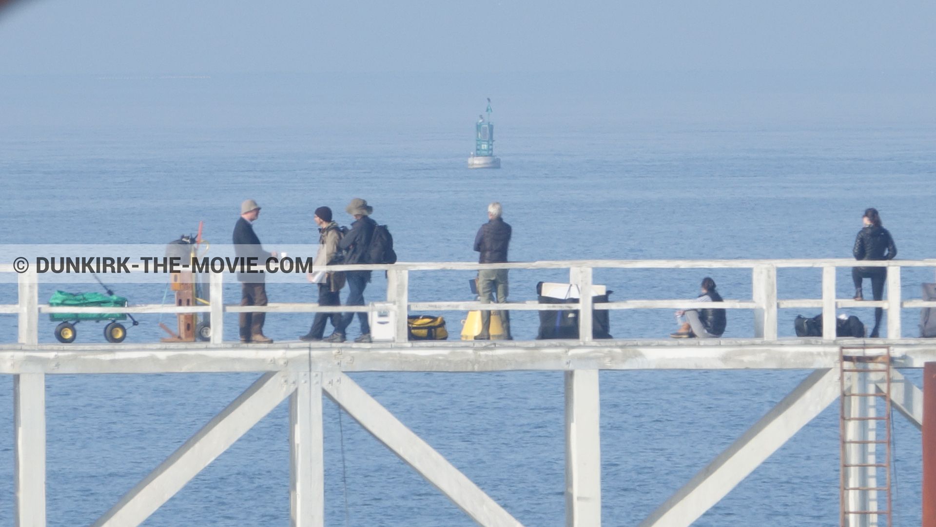 Photo avec jetée EST, Christopher Nolan, équipe technique,  des dessous du Film Dunkerque de Nolan