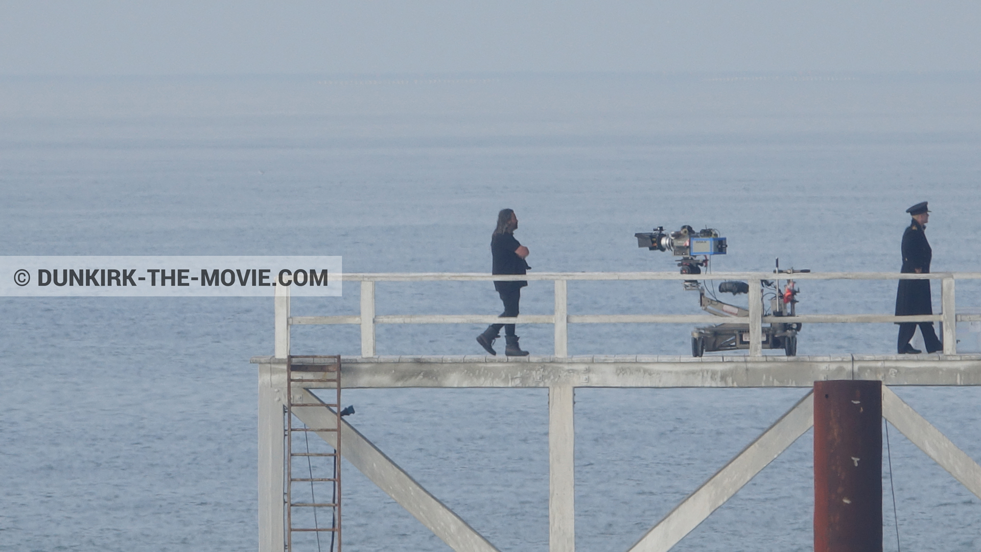 Fotos con actor, cámara IMAX, Hoyte van Hoytema, muelle del ESTE,  durante el rodaje de la película Dunkerque de Nolan