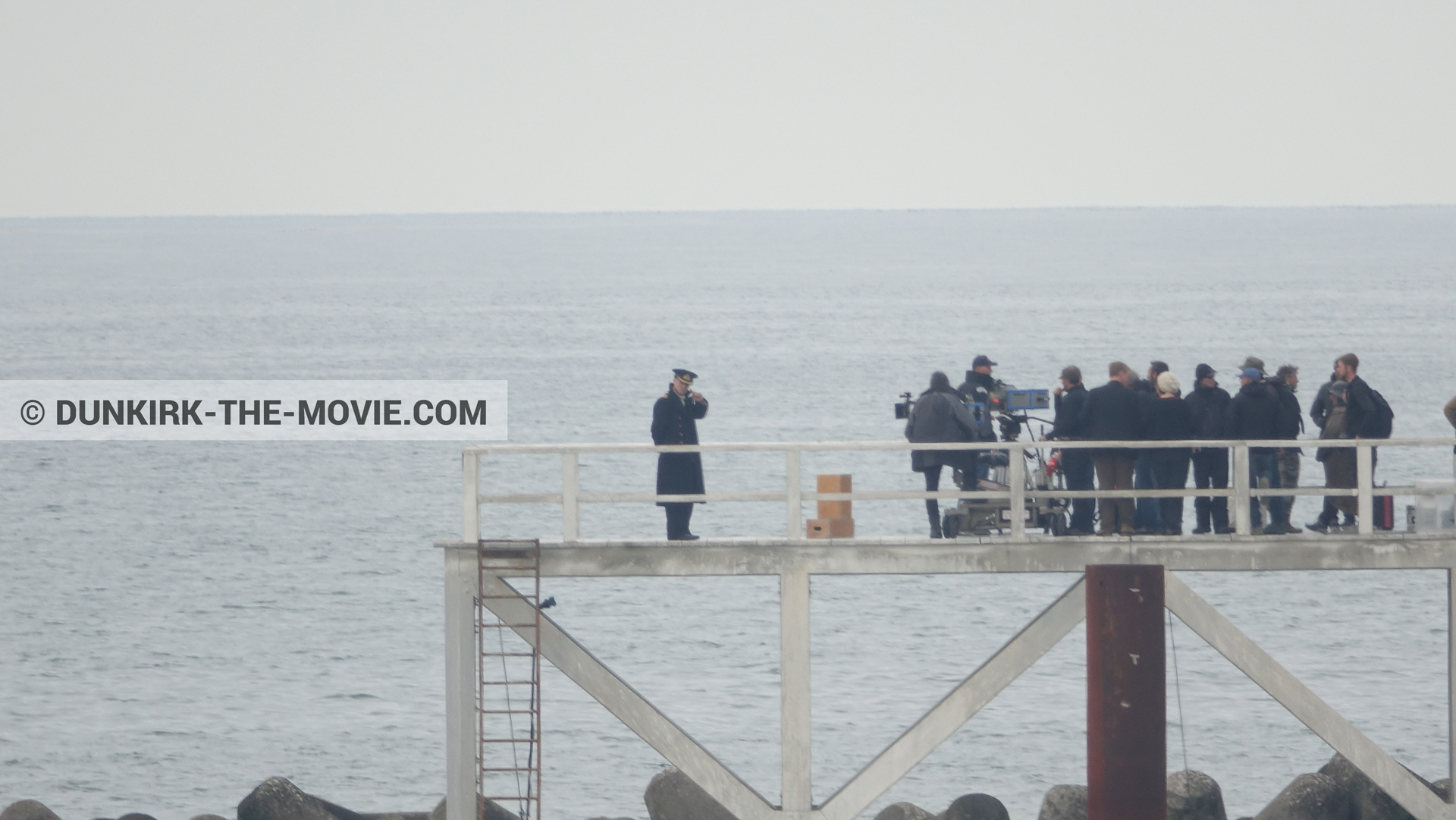 Fotos con actor, Hoyte van Hoytema, muelle del ESTE, Christopher Nolan, equipo técnica,  durante el rodaje de la película Dunkerque de Nolan