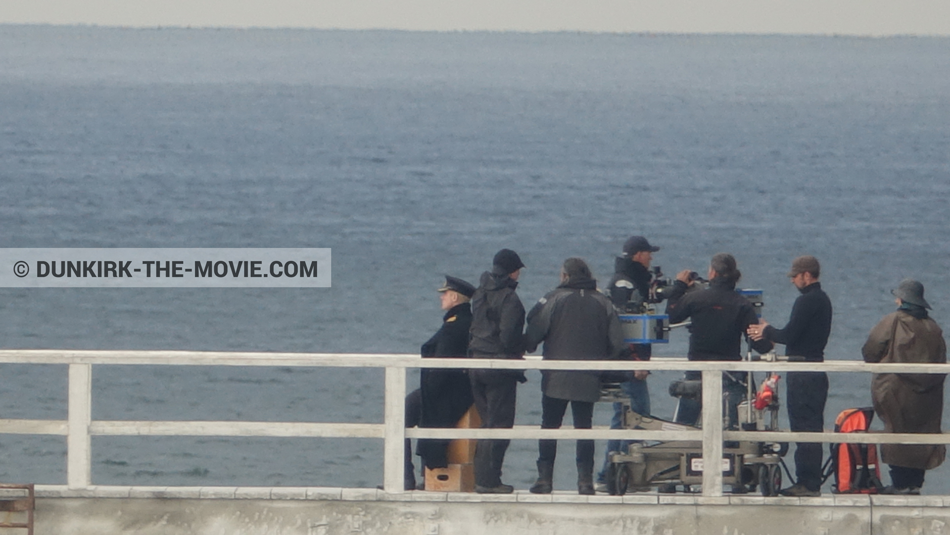 Fotos con actor, cámara IMAX, Hoyte van Hoytema, muelle del ESTE,  durante el rodaje de la película Dunkerque de Nolan