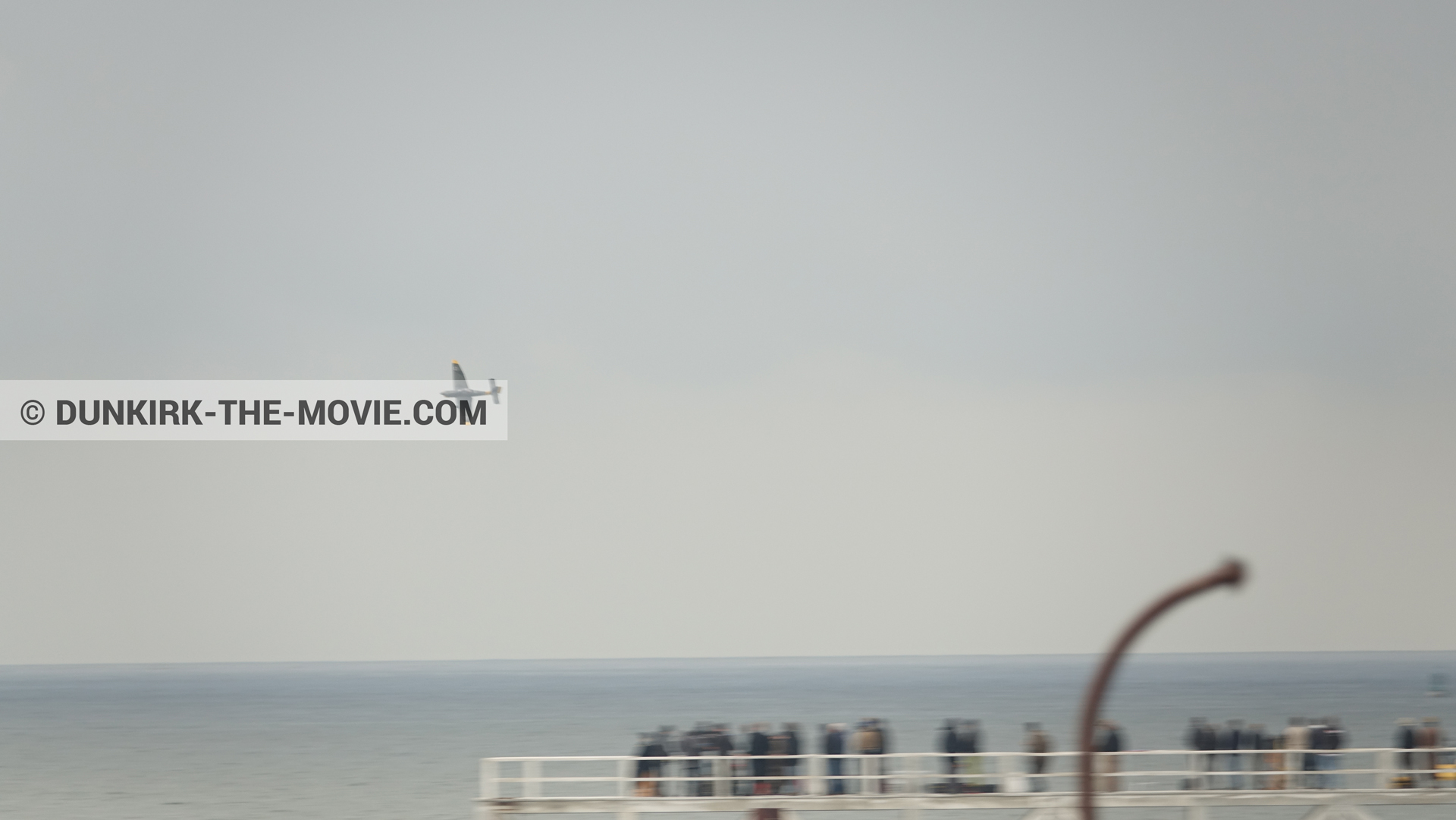 Fotos con avion, muelle del ESTE,  durante el rodaje de la película Dunkerque de Nolan