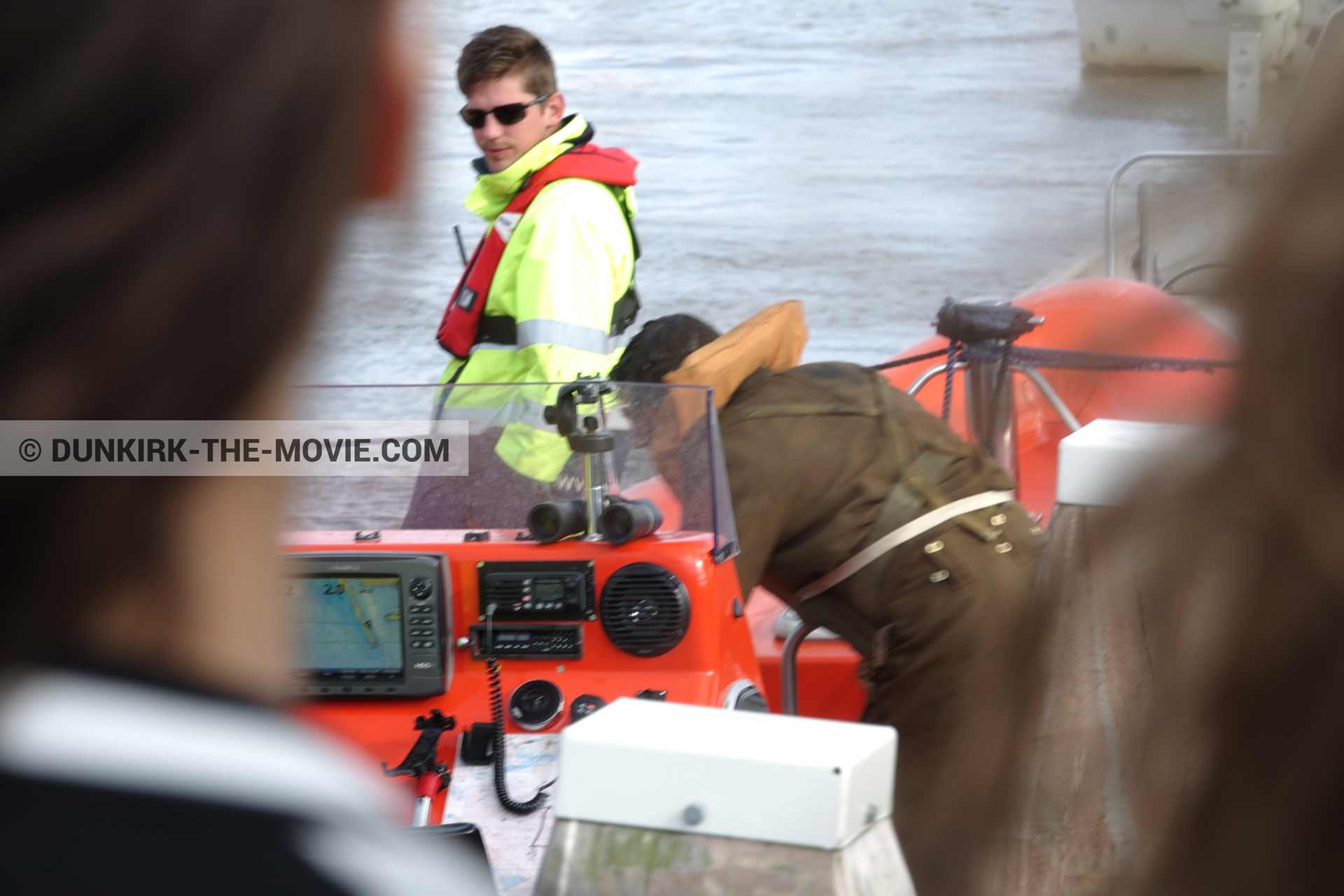 Fotos con extras, equipo técnica,  durante el rodaje de la película Dunkerque de Nolan