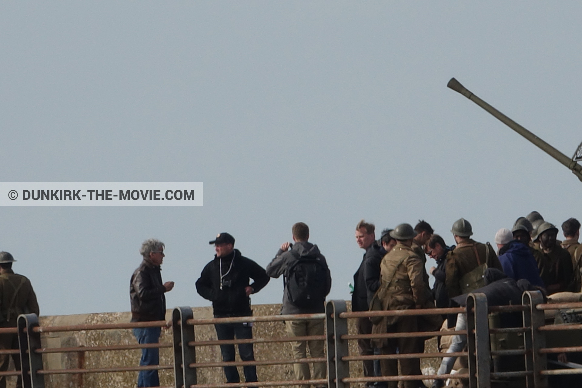 Fotos con cañón, extras, muelle del ESTE, Christopher Nolan, Nilo Otero,  durante el rodaje de la película Dunkerque de Nolan