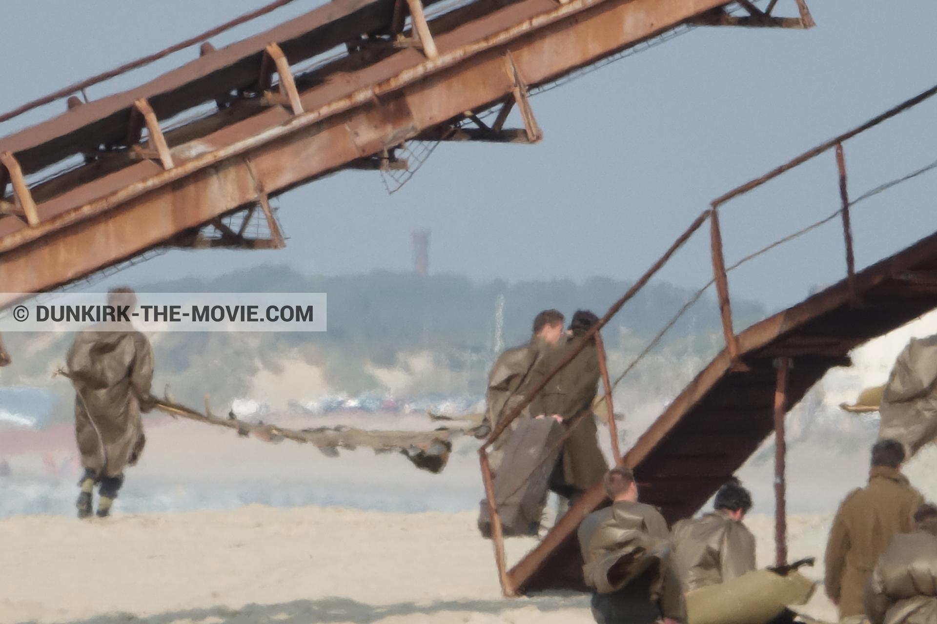 Picture with decor, supernumeraries, beach,  from behind the scene of the Dunkirk movie by Nolan