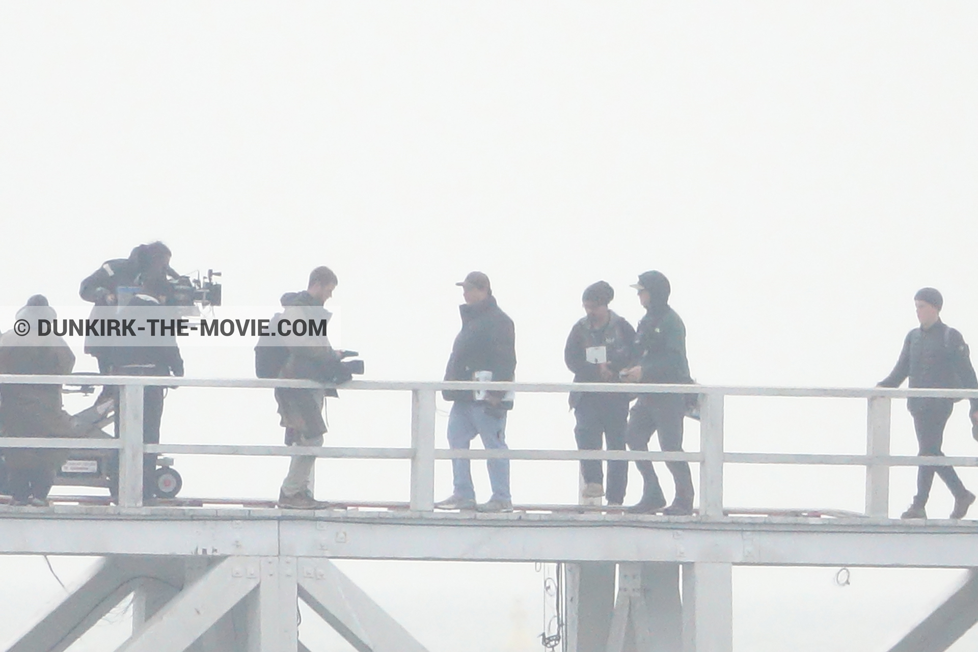 Picture with IMAX camera, Hoyte van Hoytema, EST pier, technical team,  from behind the scene of the Dunkirk movie by Nolan