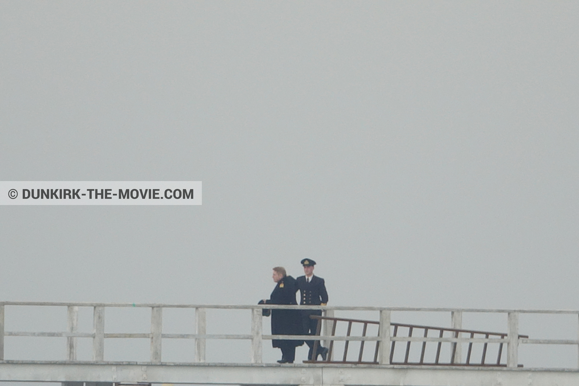 Photo avec acteur, ciel gris, jetée EST, Kenneth Branagh,  des dessous du Film Dunkerque de Nolan