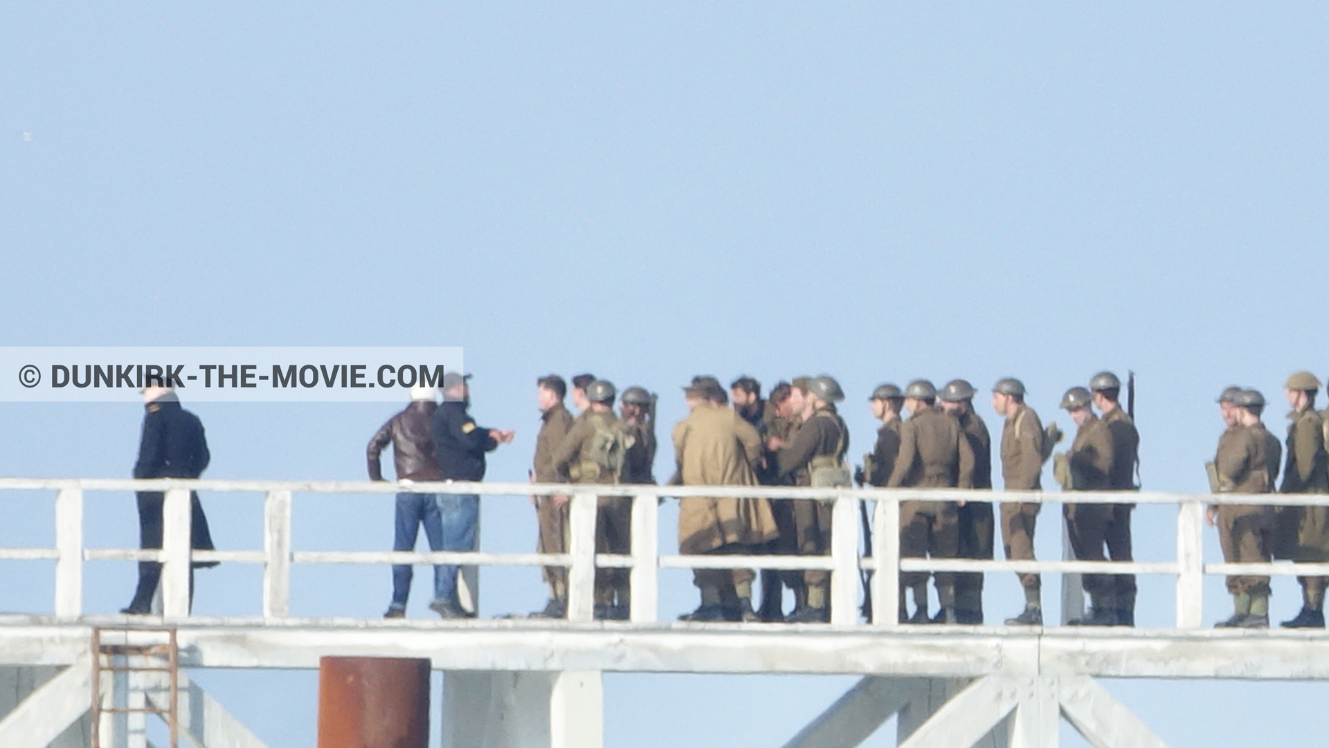 Picture with supernumeraries, EST pier, Kenneth Branagh, technical team,  from behind the scene of the Dunkirk movie by Nolan