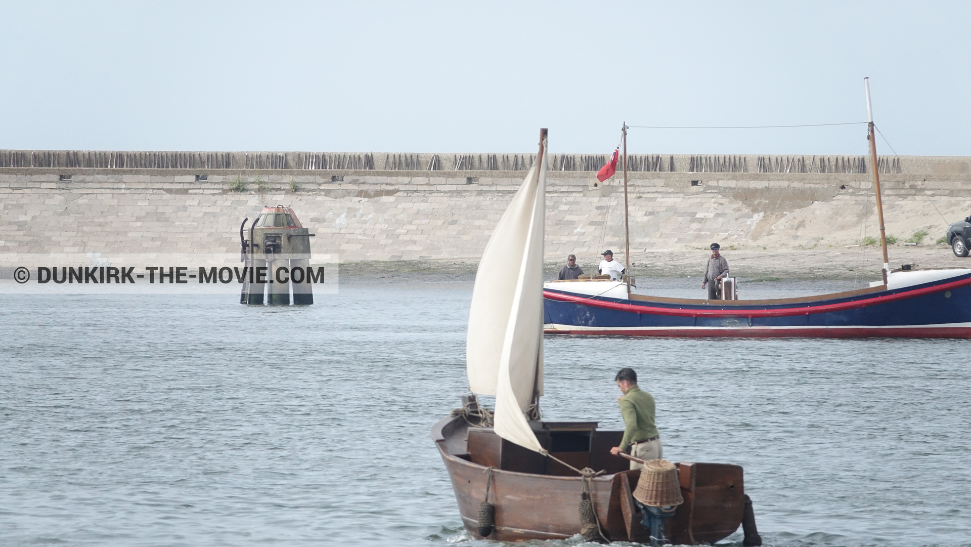 Fotos con barco, muelle del ESTE, del bote salvavidas Henry Finlay,  durante el rodaje de la película Dunkerque de Nolan