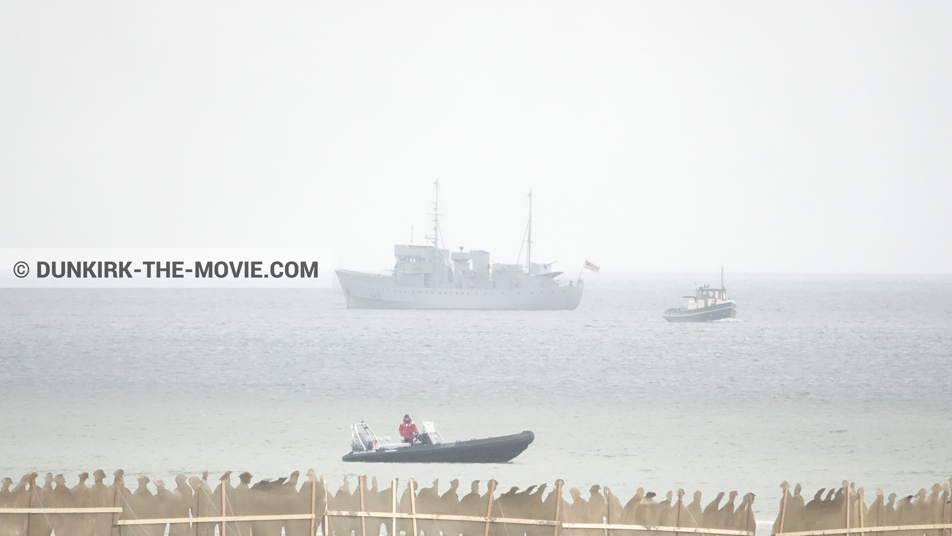 Picture with inflatable dinghy, decor, decor, calm sea, H11 - MLV Castor, technical team, grey sky, boat,  from behind the scene of the Dunkirk movie by Nolan