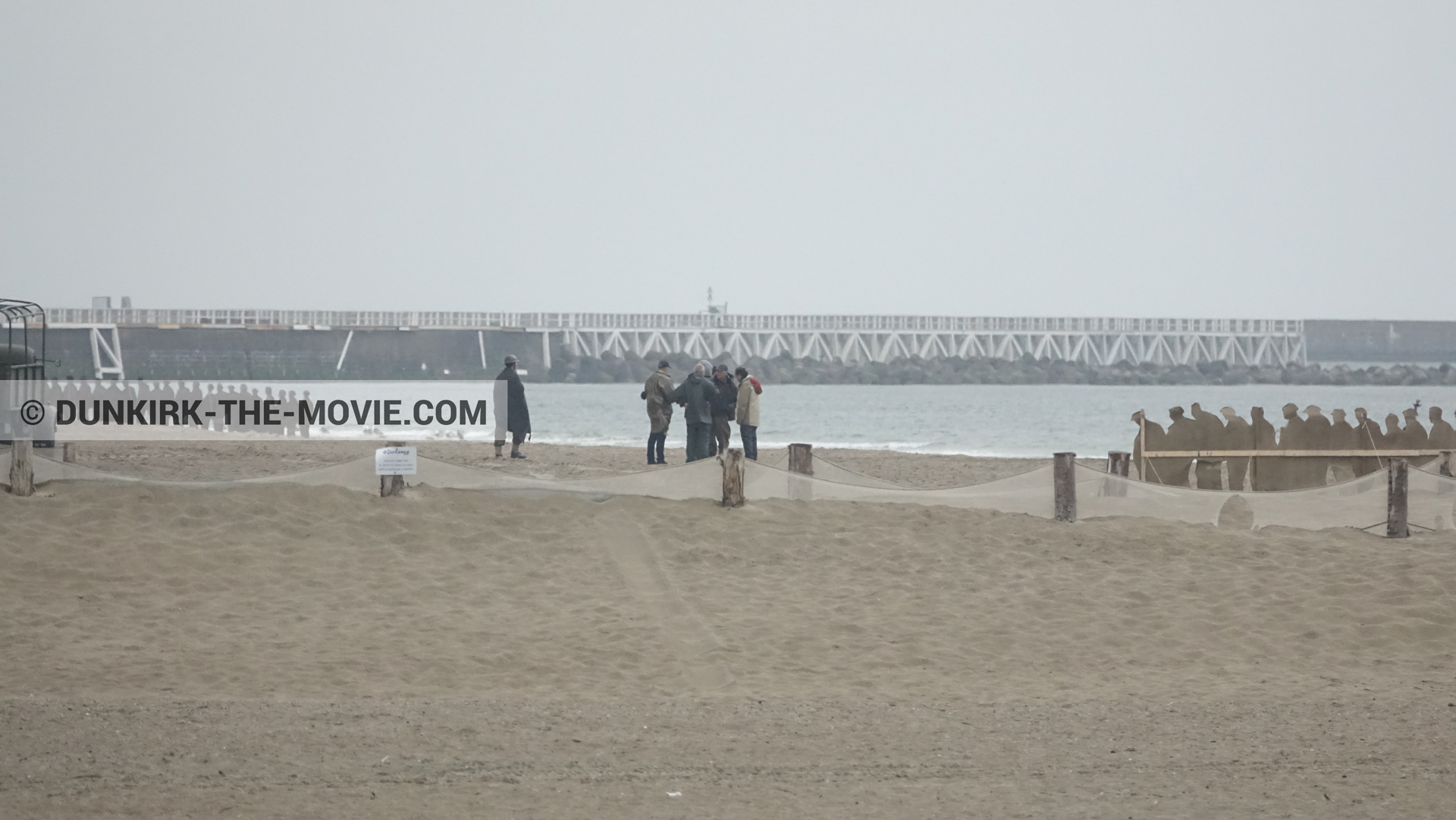 Fotos con decoración, playa,  durante el rodaje de la película Dunkerque de Nolan