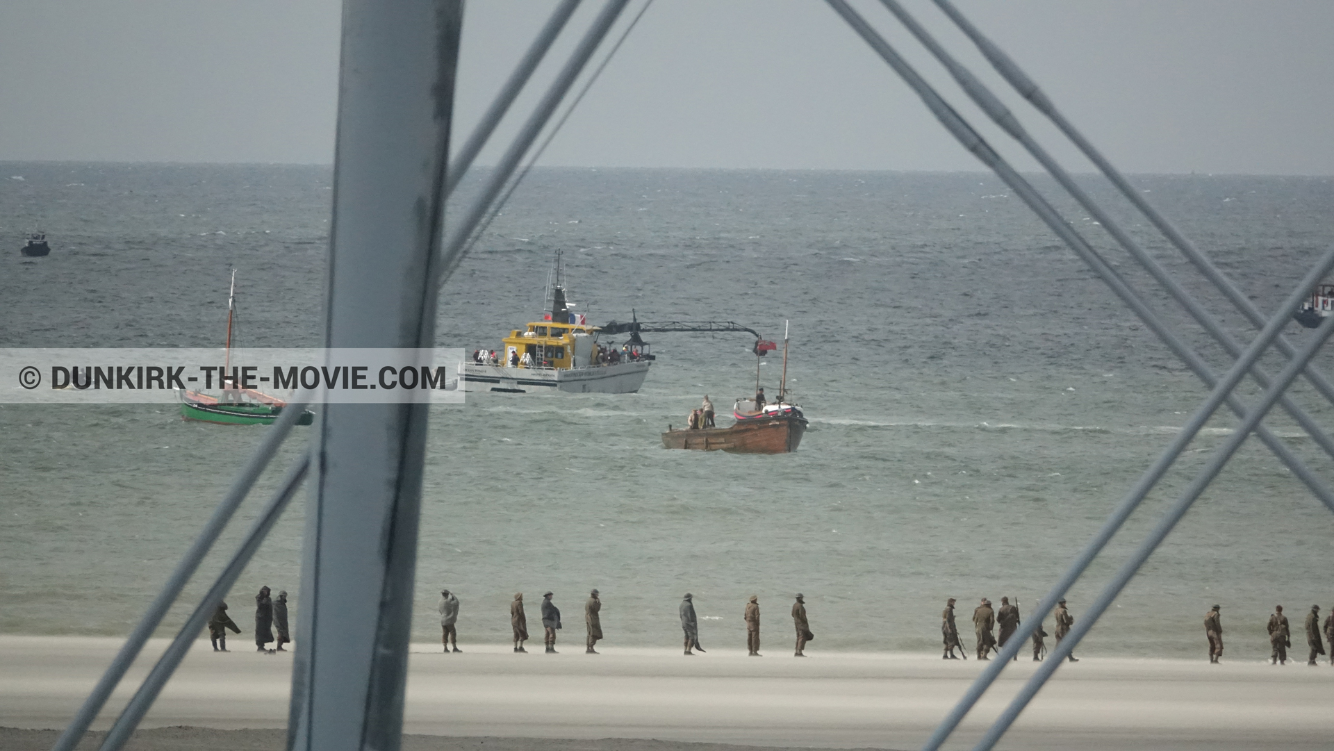 Photo avec bateau, Ocean Wind 4, plage,  des dessous du Film Dunkerque de Nolan