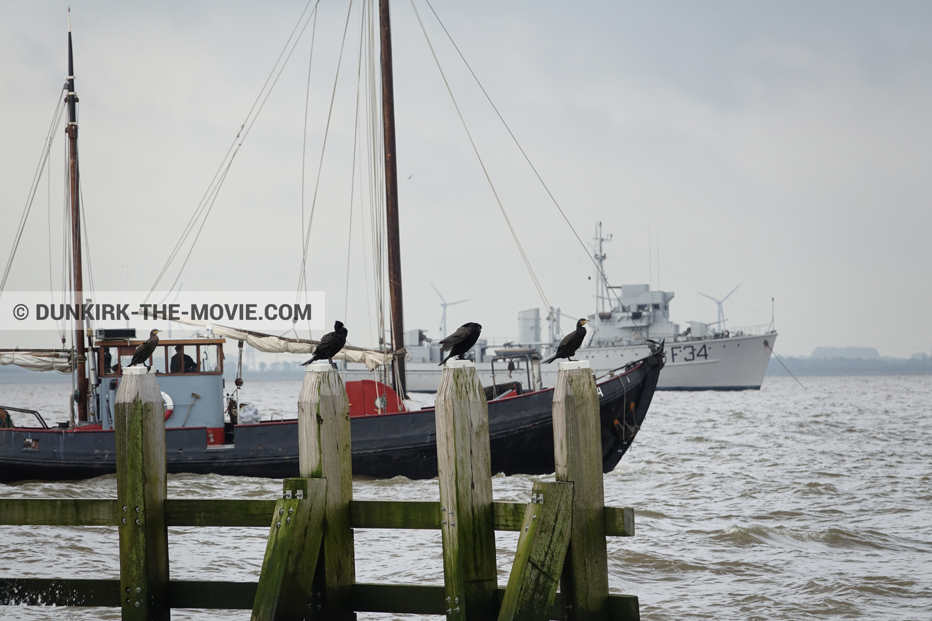 Fotos con barco, F34 - Hr.Ms. Sittard,  durante el rodaje de la película Dunkerque de Nolan